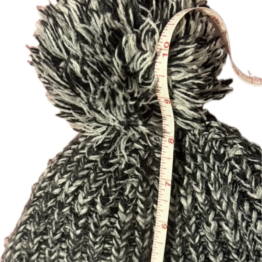 🫶 Rebecca Minkoff Monochrome Knit Pom-Pom Beanie - Picture 9 of 10
